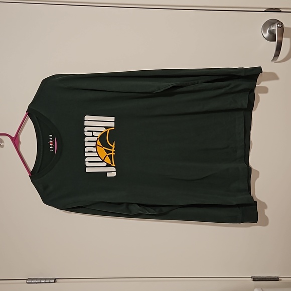 Air Jordan, long sleeve olive green graphic tee Med. Unisex basketball EUC - Picture 3 of 5